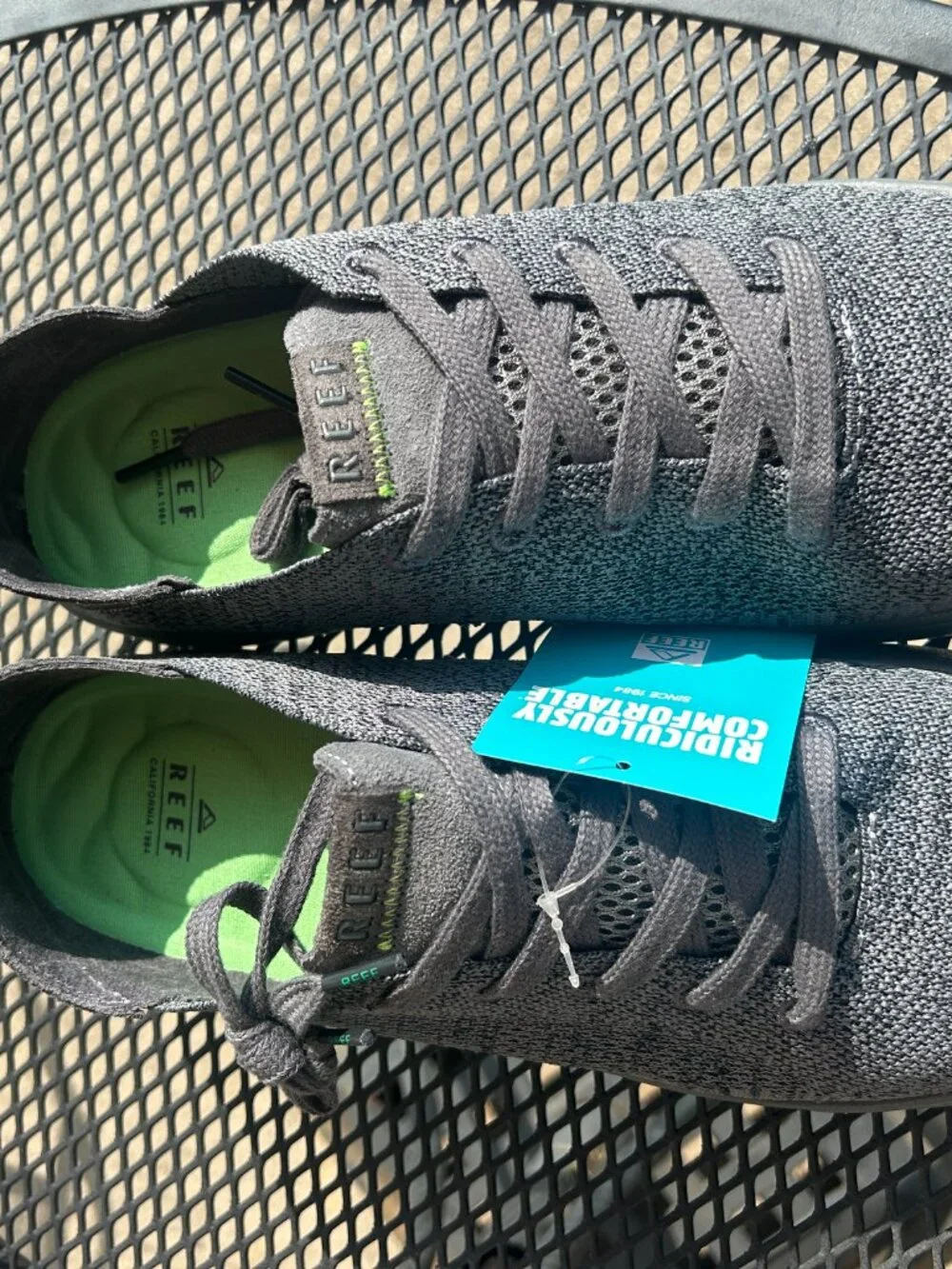 ✨ Reef Dark Grey — Size 10.5 ✨ - New with Tags
